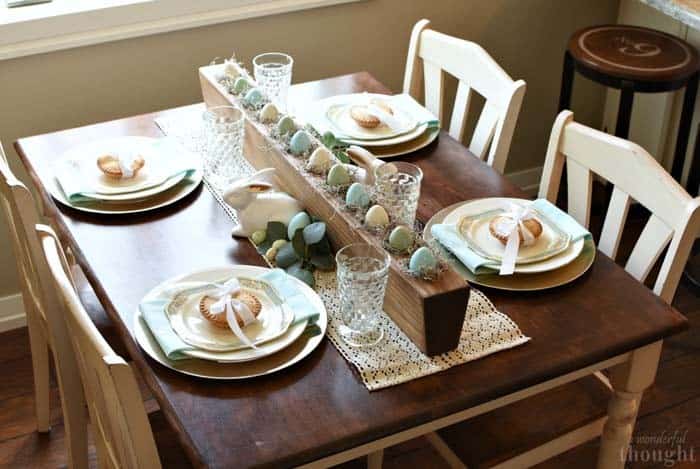 Make a Rustic Table Runner with Wooden Egg Holder