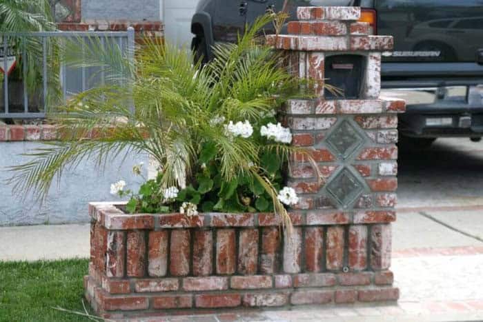 Mailbox Stand and Planter From Reclaimed Bricks