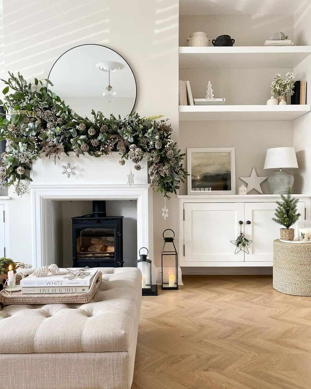 Asymmetrical Mantel Garland