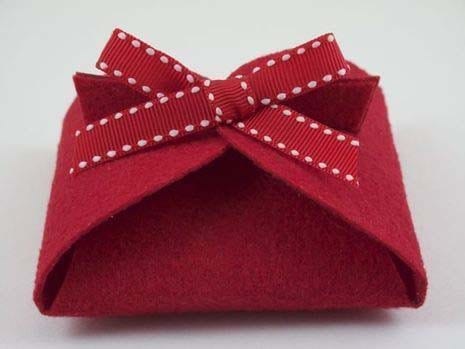 Make a Gift Box using Felt and Ribbon