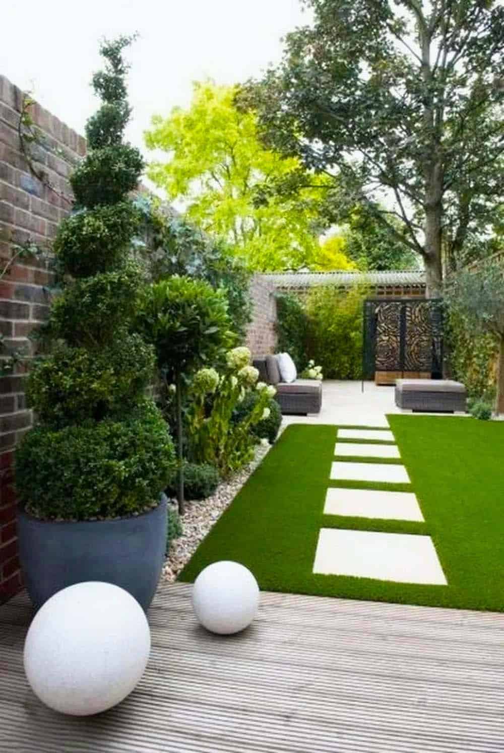 Chic Garden Geometry