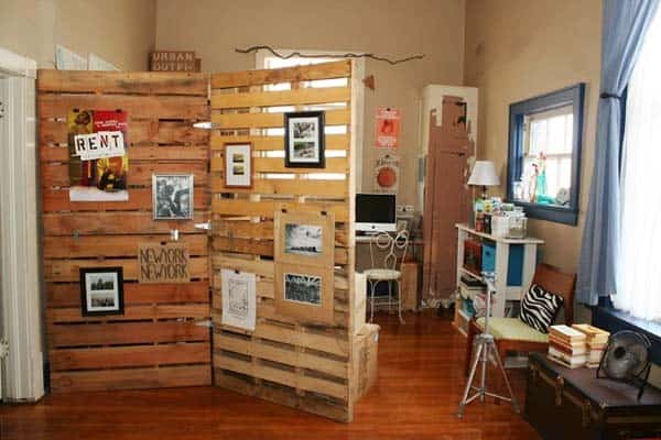 DIY Pallet Room Divider