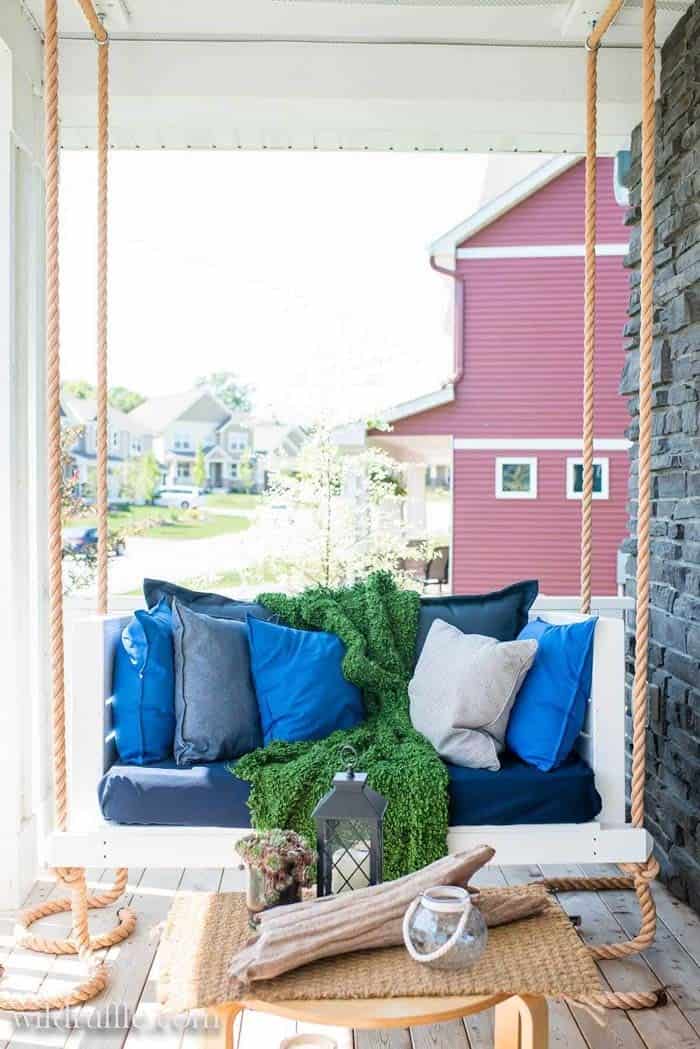 Enjoy the Nautical Design of a Stylish Porch Swing