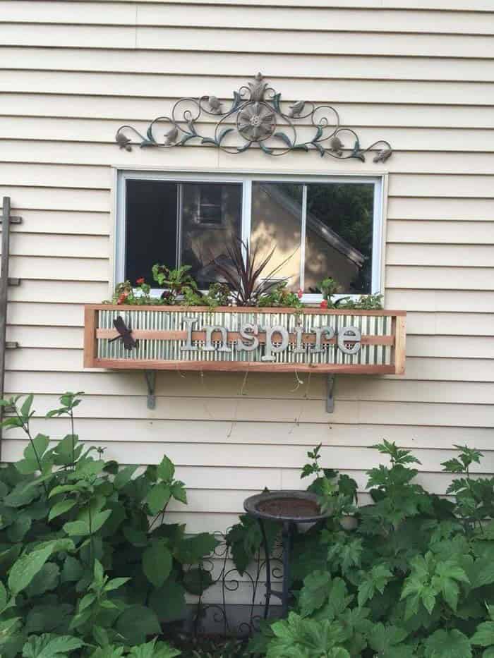 Construct a Farmhouse Window Box Planter