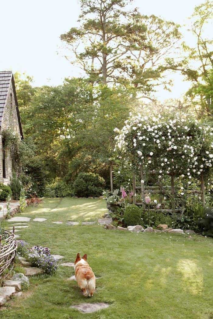 Create a Country Garden Getaway in Your Backyard