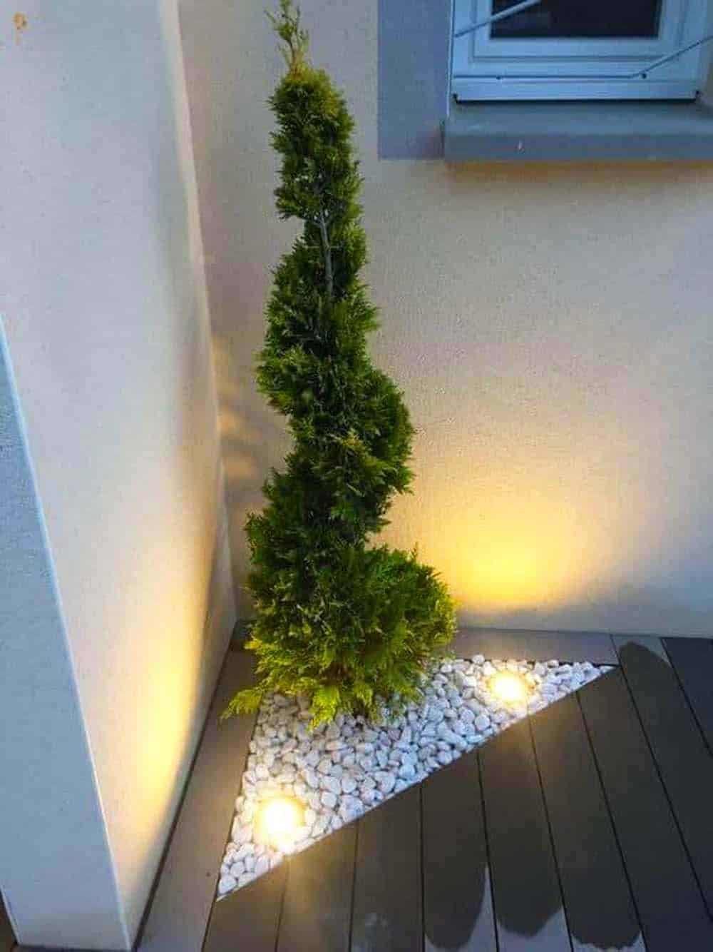 Illuminated Corner Topiary