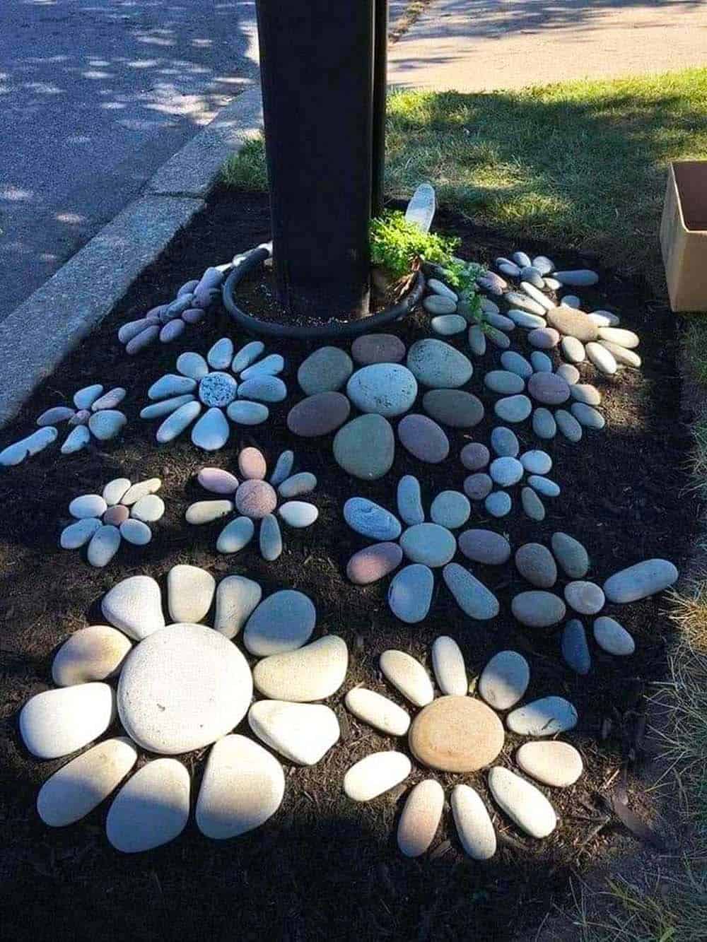 Pebble Floral Art