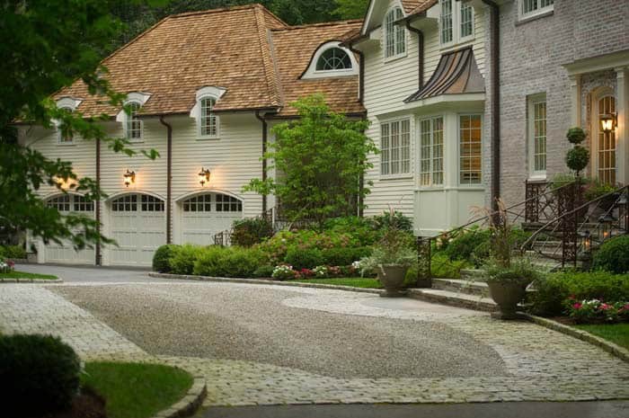 Cobbles Surround Crushed Gravel