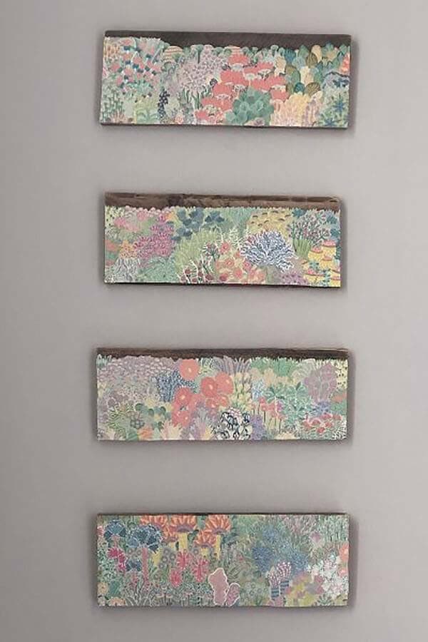 Stand Out with Decoupage Pallet Slats Wall Art