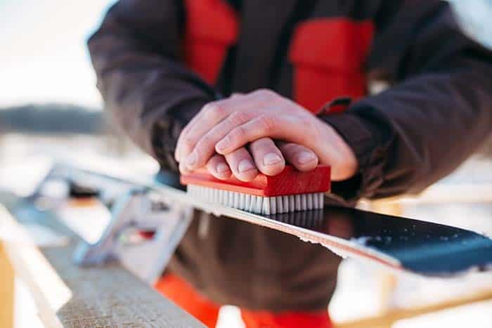 Remove Old Wax From Skis and Snowboards