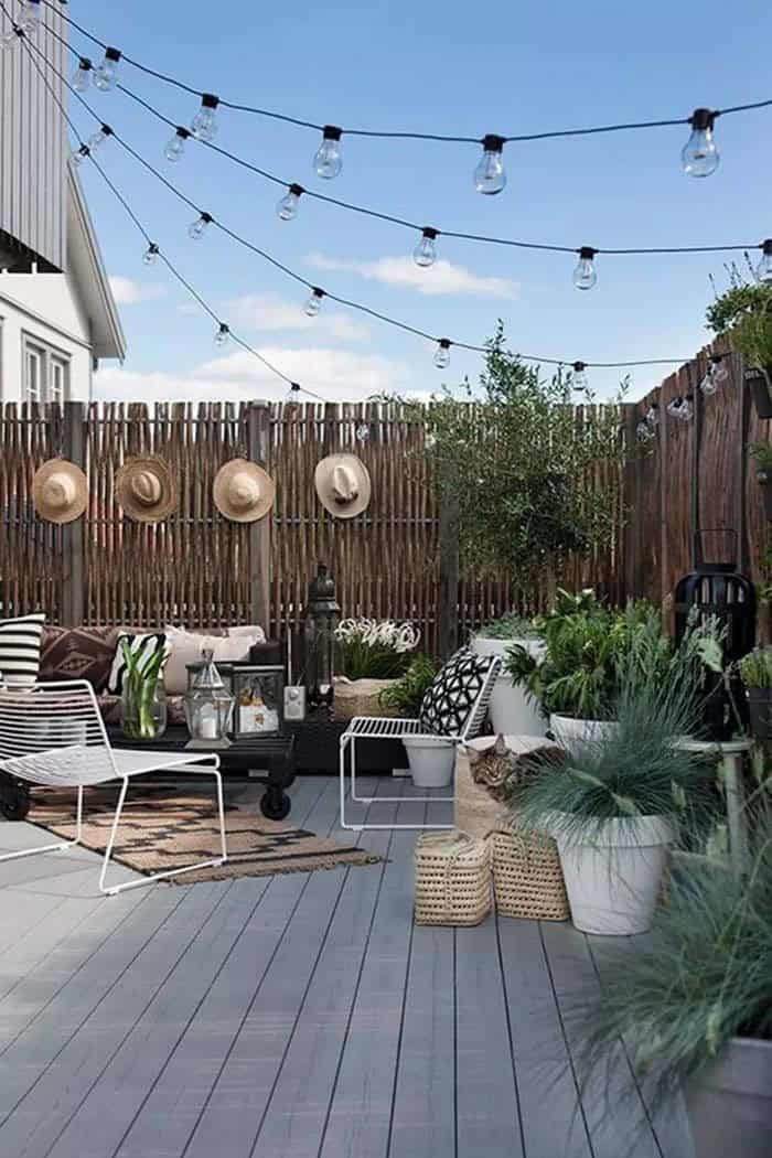 Transform Straw Hats into Nautical Patio Decorations