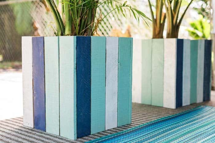 Make Coastal-Themed Pallet Planter Boxes for Your Patio