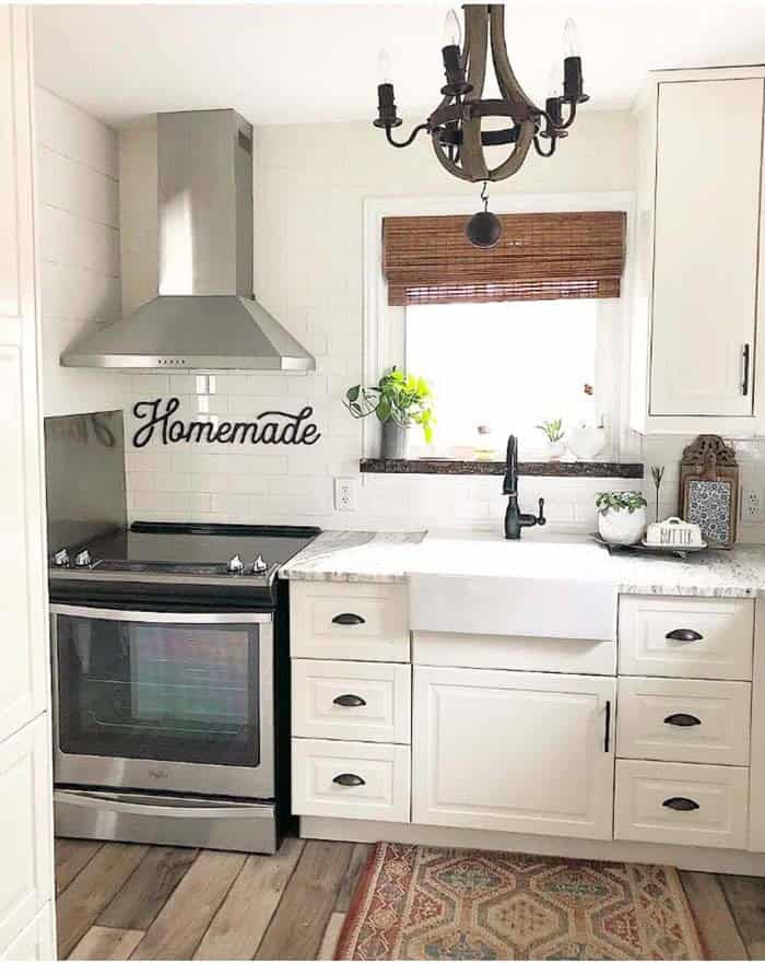 Add Tiny Bold Touches In A Small Kitchen