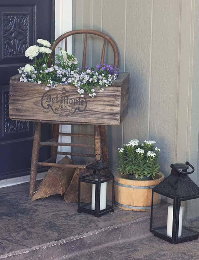 Rustic Decoration for the Front Door with a Stylish Touch