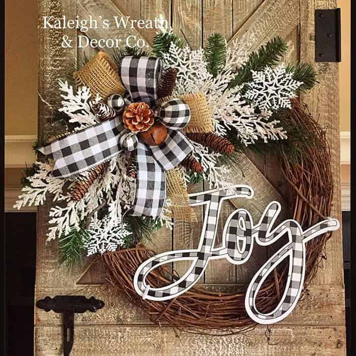 Decorate Your Grapevine Wreath with Black and White Plaid