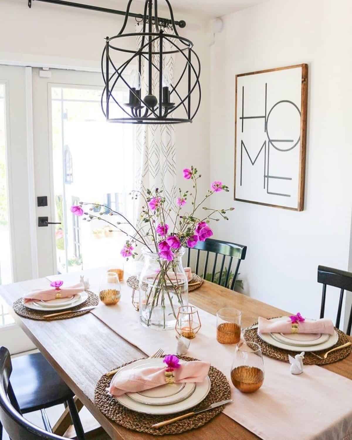 Delicate Centerpiece With Flowers