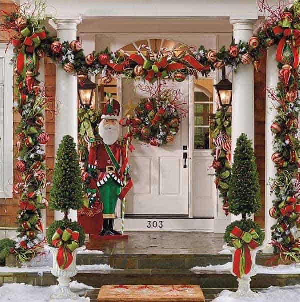 Add Charm to the Holidays with Expressive Christmas Decor