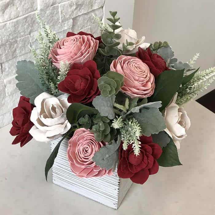 Classic and Romantic Bouquet of Roses