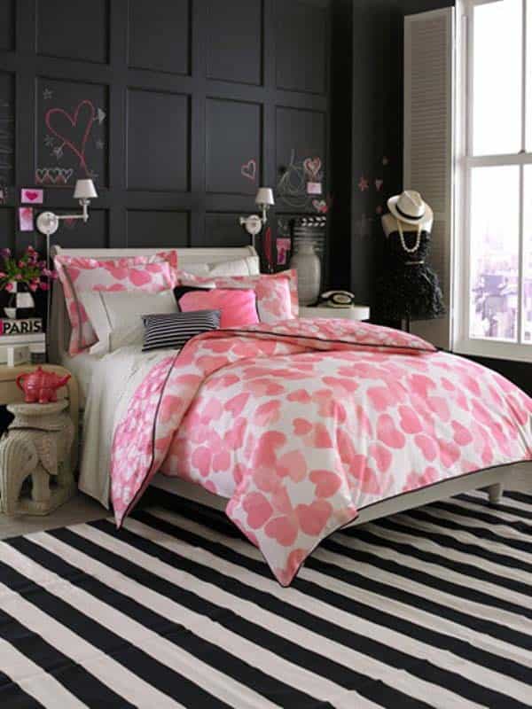 Chalkboard Wall Bedroom Design for Young Women