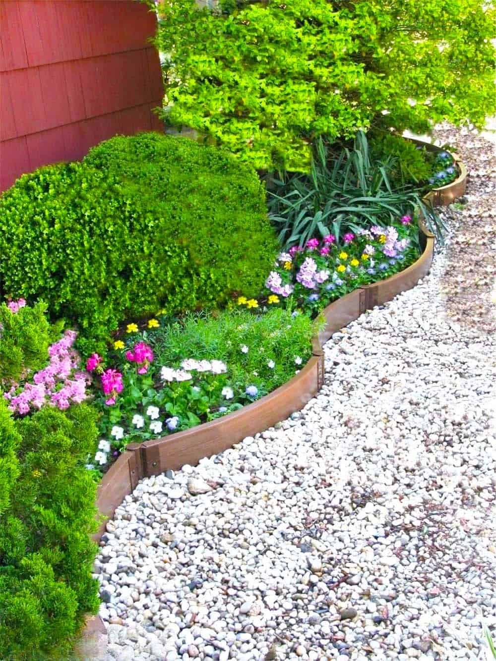 Curved Flowerbed Edging