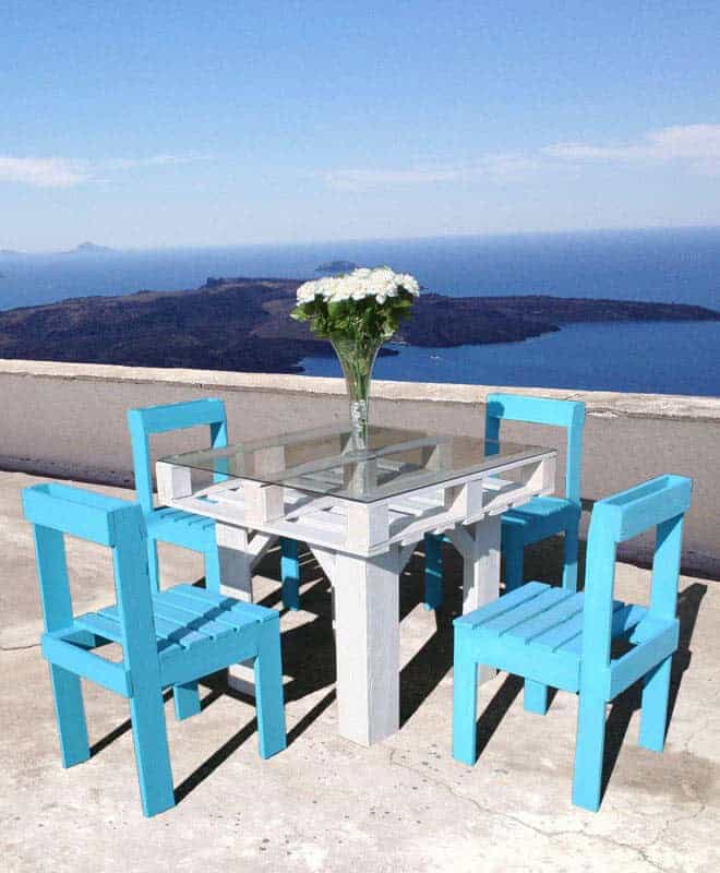 Enjoy Summer by the Sea with a Pallet Furniture Set