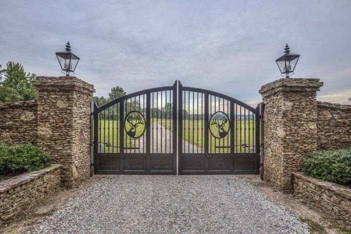 Upgrade Your Entrance With a Decorative Gate