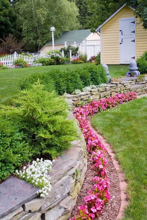 Incorporate Colorful Flowers in a Gravel Garden Edging