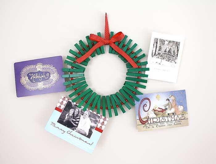 Hang Your Christmas Cards with a Clothespins Wreath