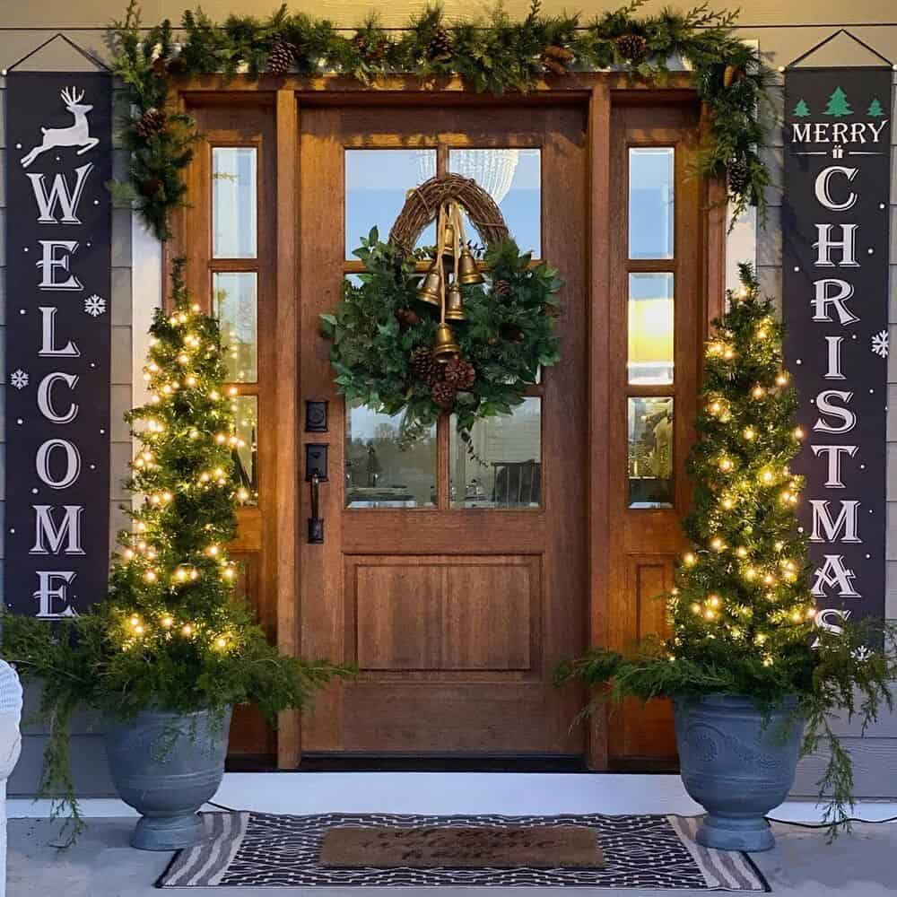 Personalize Your Porch with Christmas-Themed Banners