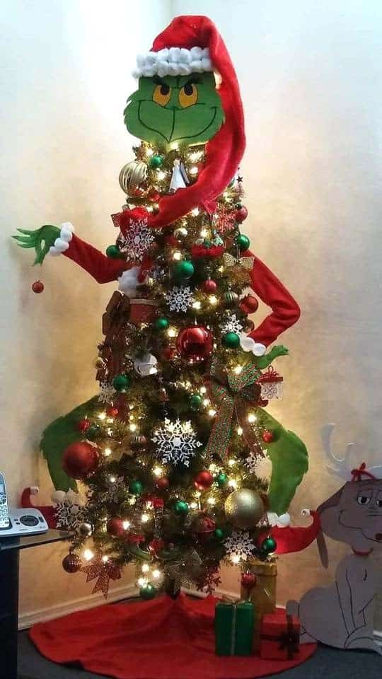 Make a Grinch-Themed Christmas Tree