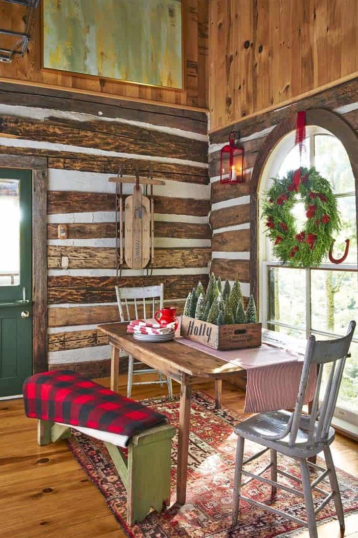 Vintage Chalet Christmas Décor