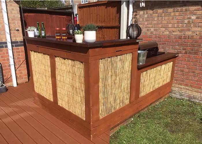 Island Look Tiki Bar