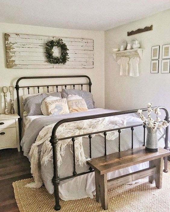 Add Vintage Charm to a Women’s Bedroom