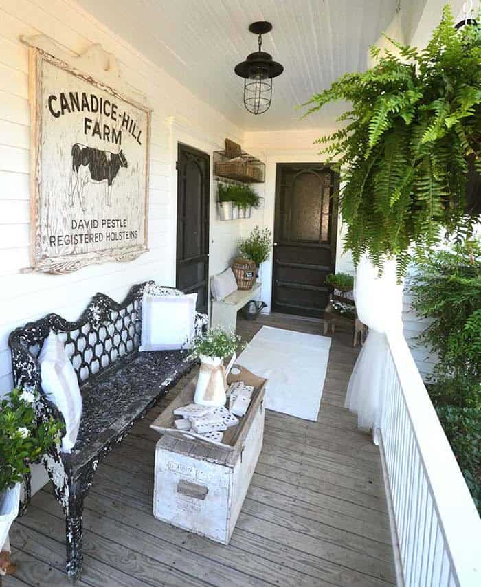 Make a Victorian-Inspired Porch Design