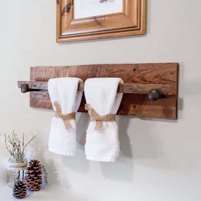 Make A Towel Rack With Aged Wood And Nails