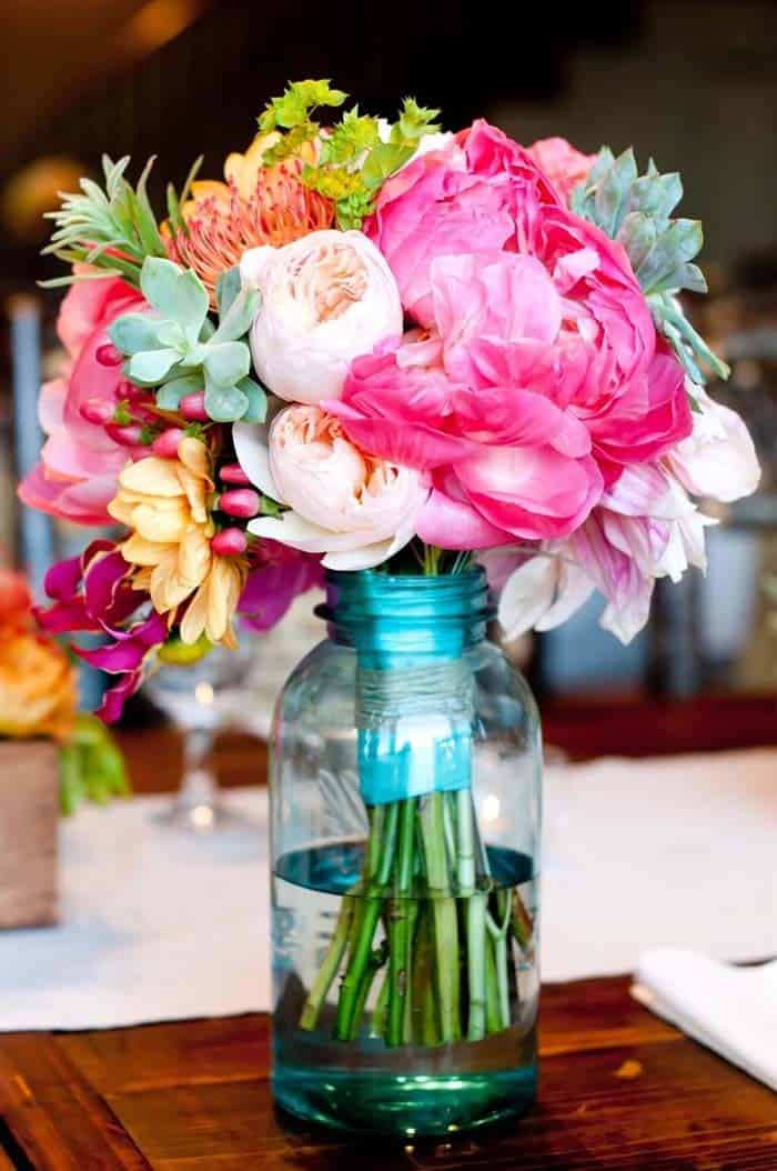 Bouquet Gives Mason Jar a Glamorous Makeover