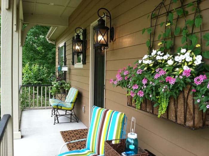 Decorate Your Porch with Attractive Coco-Lined Planters