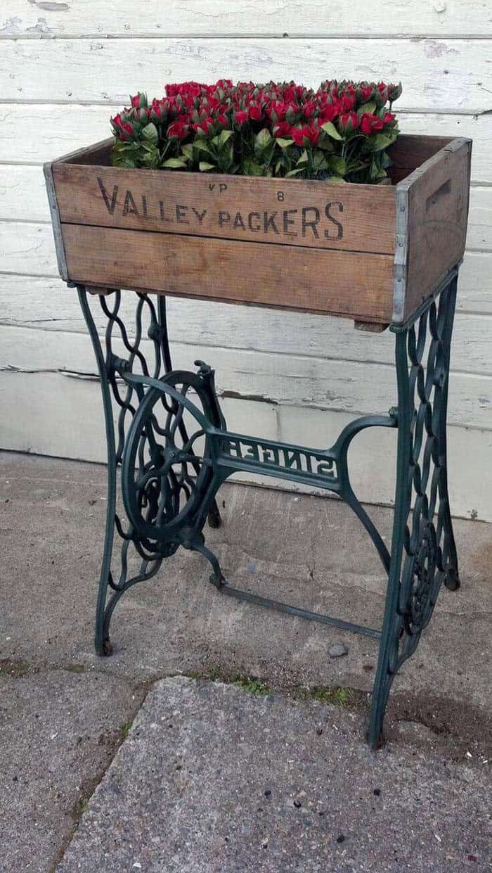 Repurpose an Antique Sewing Machine for a Flower Stand