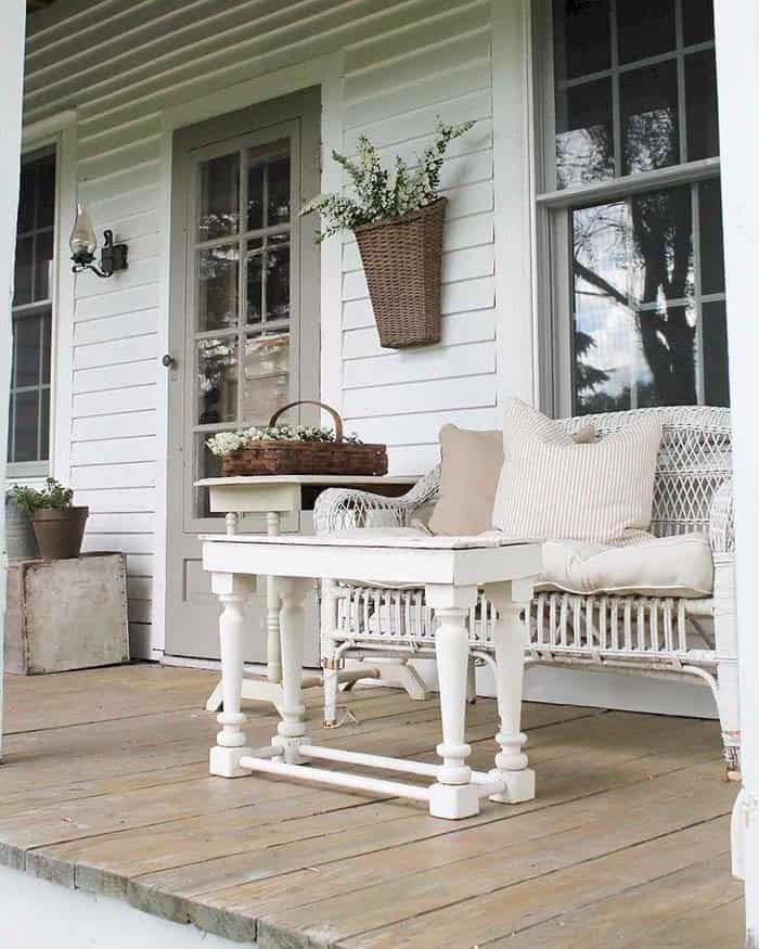 Create an Airy and Breezy Feeling with a White Palette