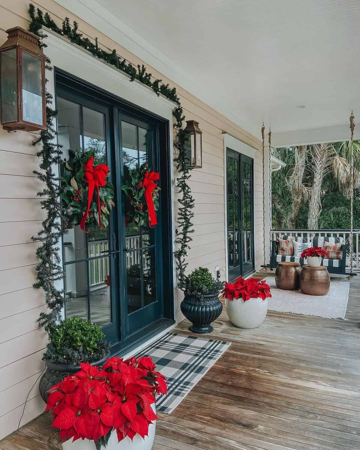 Black And White Pots