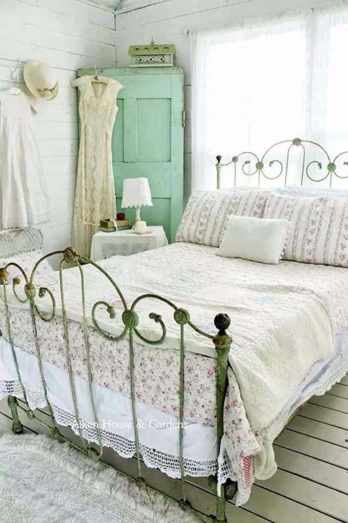 Incorporate a Beautiful and Nostalgic Brass Bed Frame