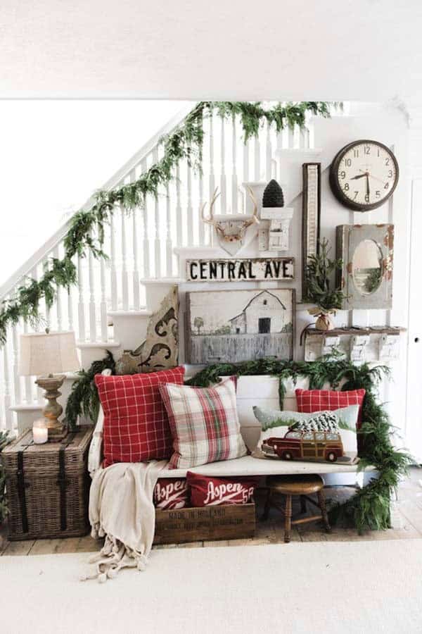 Turn Your Entryway into an Inviting Christmas Wonderland