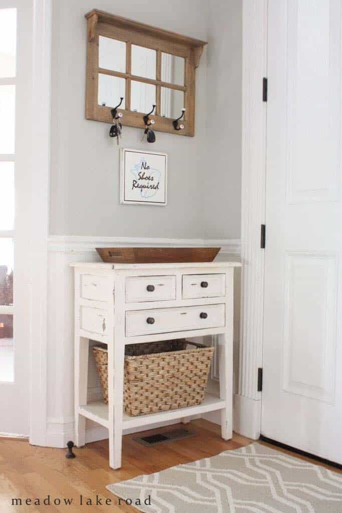 Add a Countryside Accent to an Entryway with a Small Table