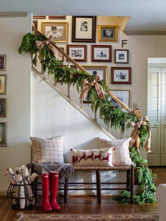 Impress Guests with Christmas Farmhouse Staircase Garland