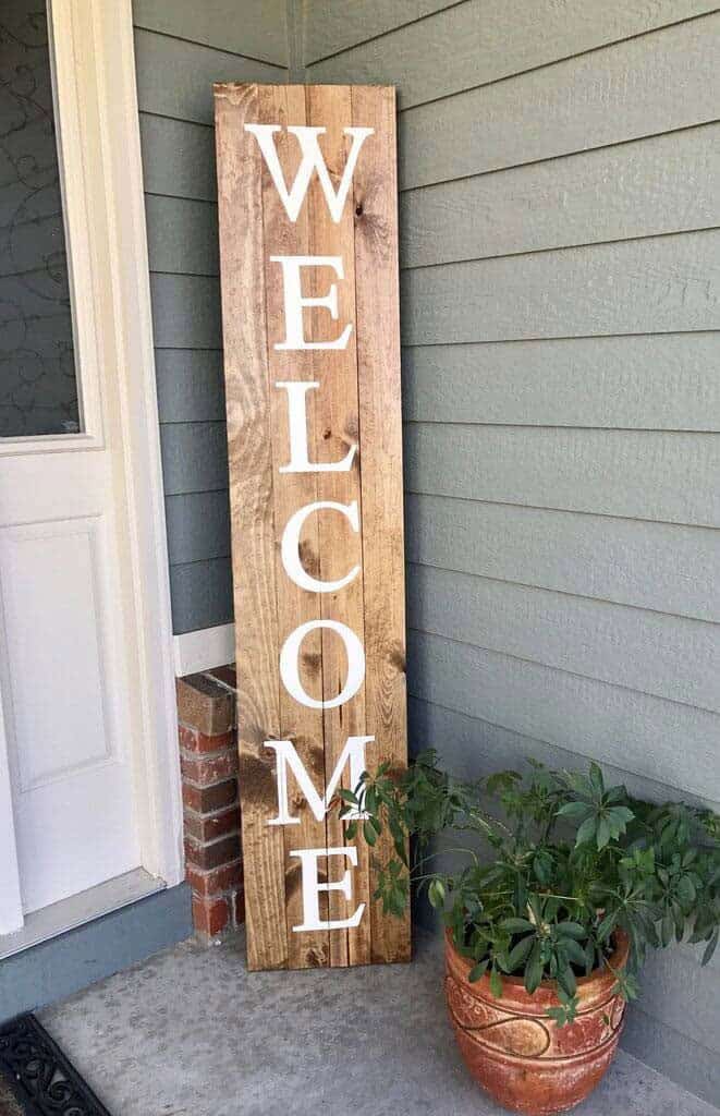 Invite Your Guests with an Artistic Greeting Sign