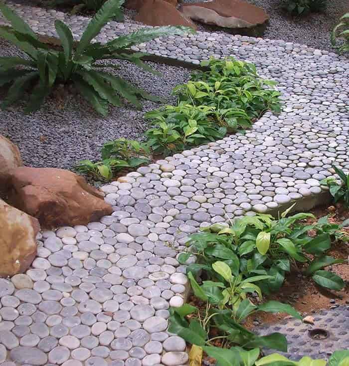 Small Pebbles Elevated Garden Walkway