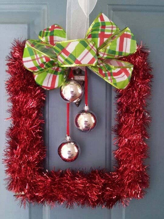 DIY Christmas Door Frame Décor