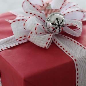 Create a Classic Red and White Bow Decoration