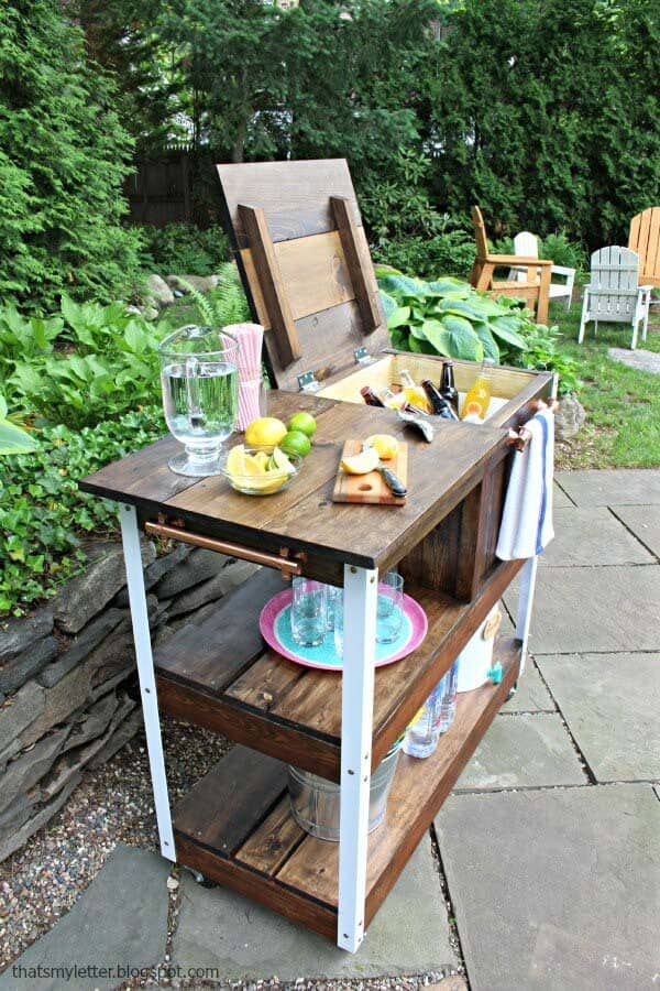 Build a Mobile Wooden Bar for Outdoor Drinks Service