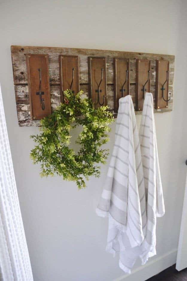 Reclaimed Wood Rack To Store Bathroom Towels